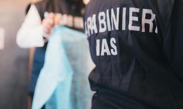 Gravi irregolarit&agrave; in un ristorante: attivit&agrave; sospesa. Il figlio della titolare aggredisce i carabinieri e viene arrestato