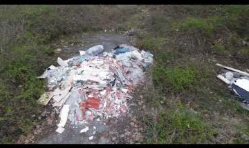 Discarica a Vigevano con bombole abbandonate a Casello 10