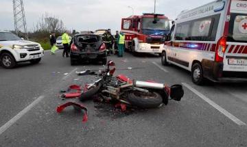 Grave scontro sulla circonvallazione di Cassolnovo, tra una moto e un&rsquo;auto