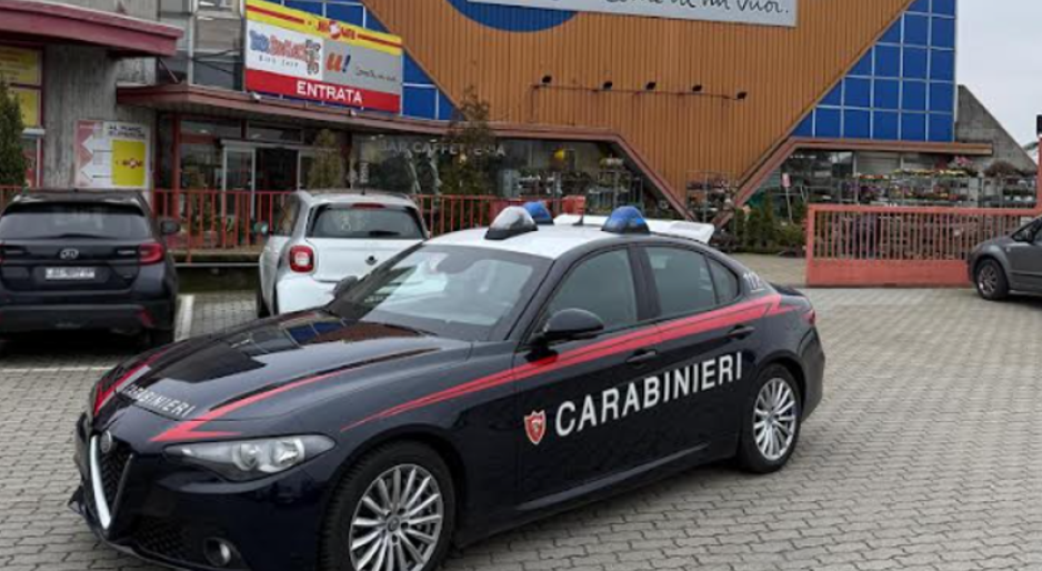 Cassolnovo, rubano dal supermercato cosmetici e oltre 50 bottiglie di alcolici: tre persone denunciate