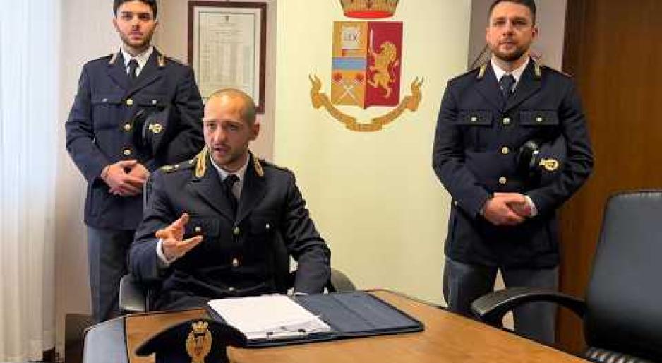 Arrestato dalla polizia dopo aver rapinato due donne a Vigevan con lo spray al peperoncino