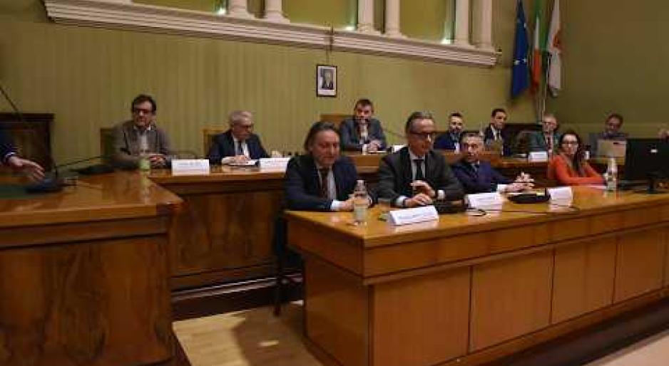 L&rsquo;assessore regionale ai trasporti Franco Lucente: &laquo;L&rsquo;impegno per trasformare una rete vecchia a binario unico&raquo;